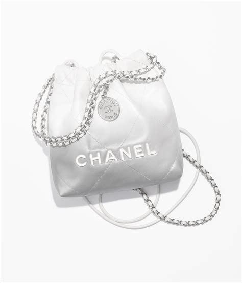 Chanel 22 mini handbag, Metallic calfskin & silver